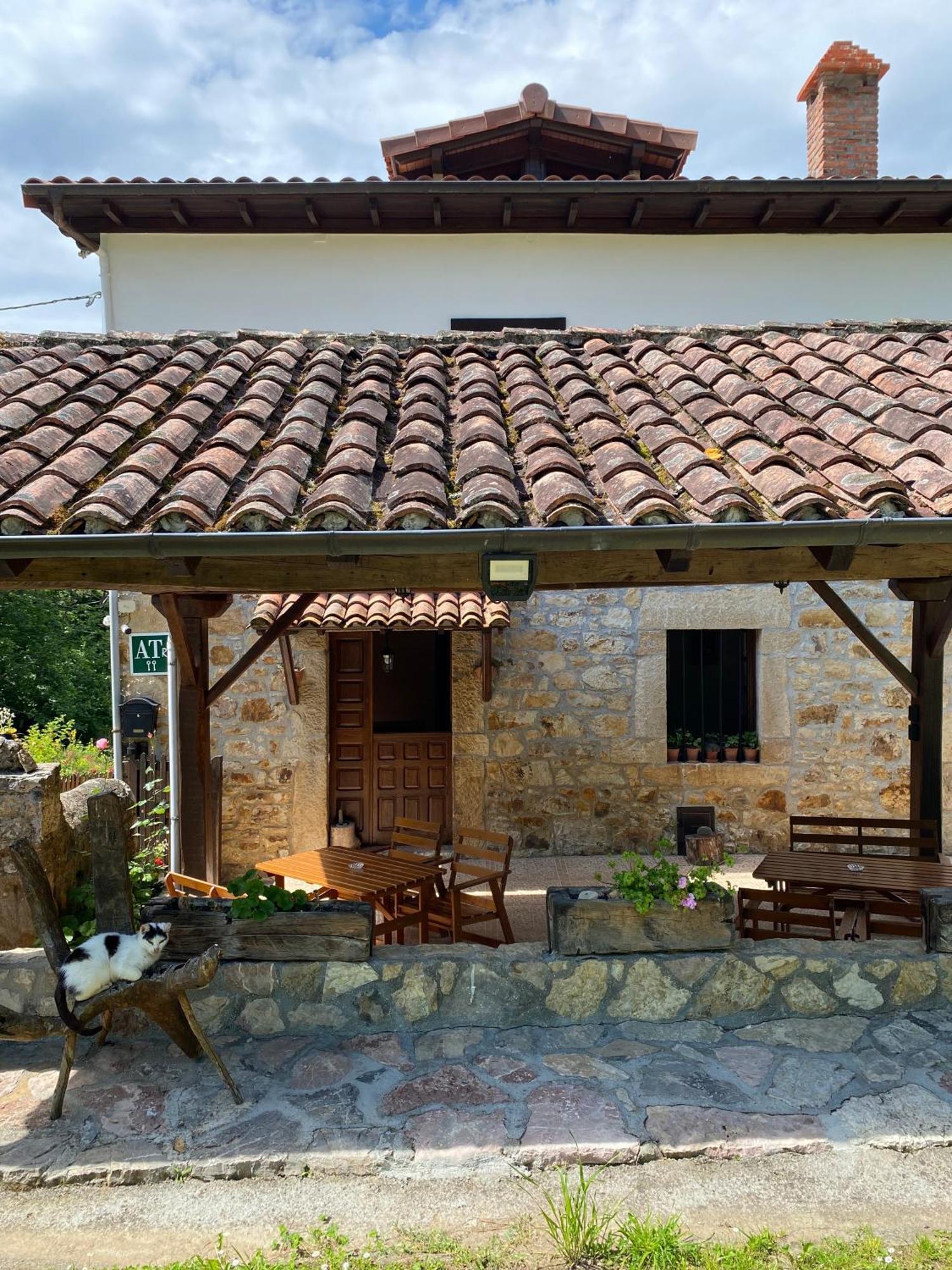 Apartamentos Rurales La Caviana Onís エクステリア 写真