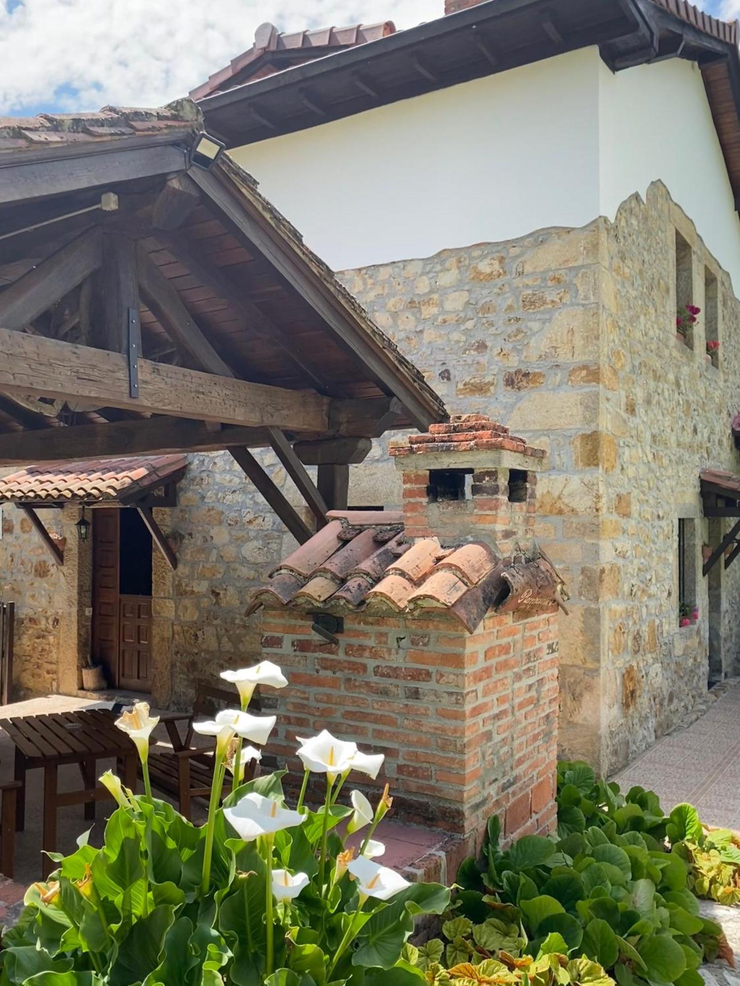 Apartamentos Rurales La Caviana Onís エクステリア 写真