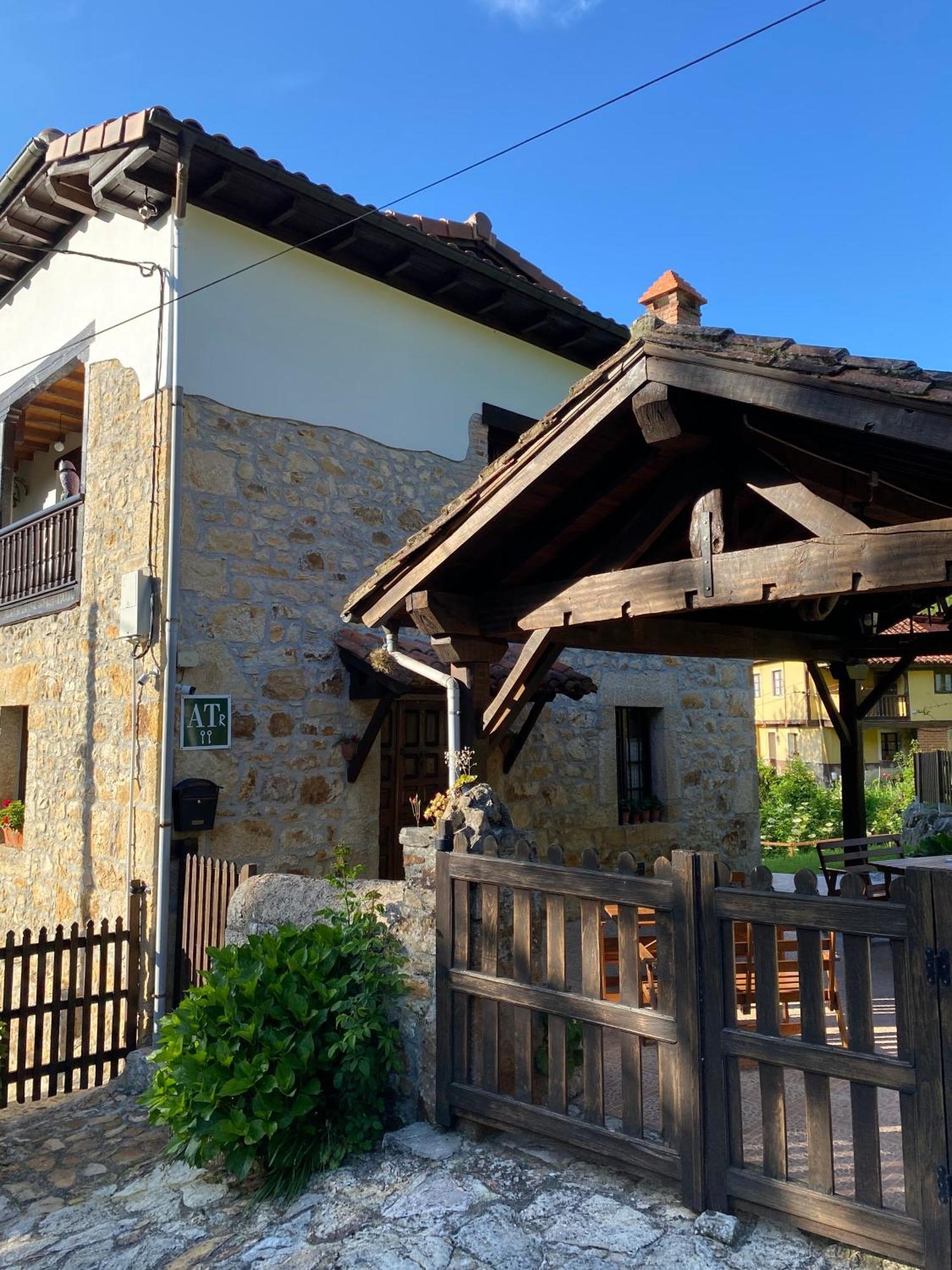 Apartamentos Rurales La Caviana Onís エクステリア 写真