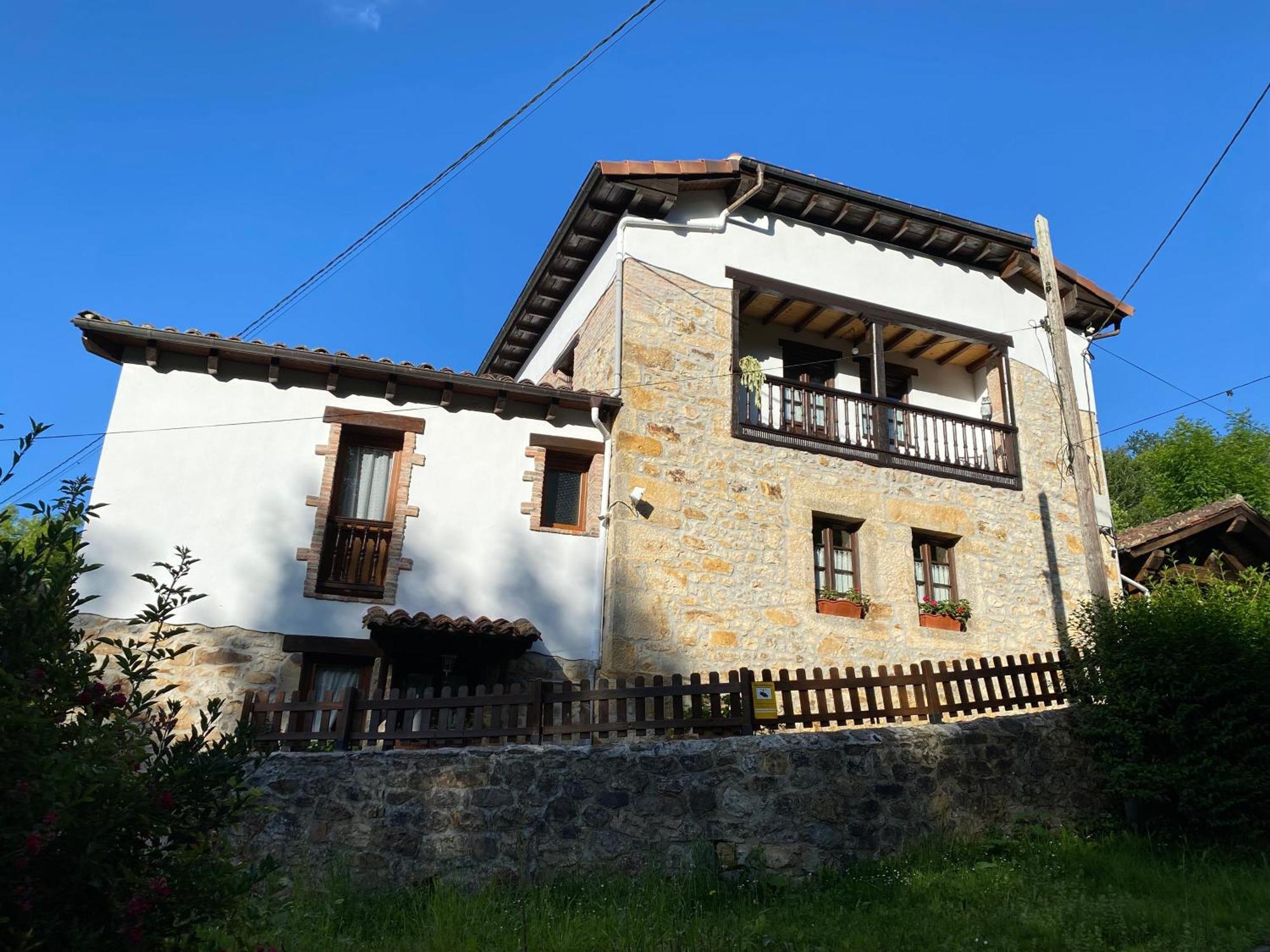 Apartamentos Rurales La Caviana Onís エクステリア 写真